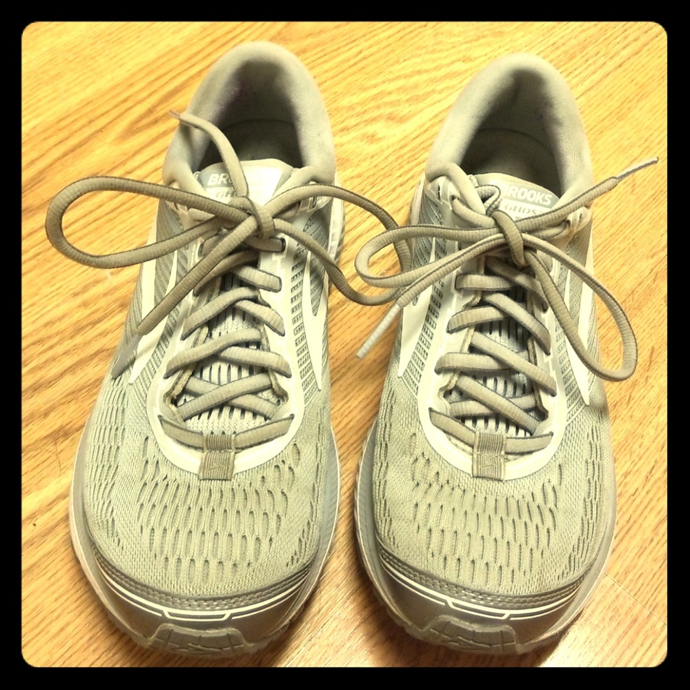 Brooks Ghost 10 Womens Running Shoe S 7.5 Medium